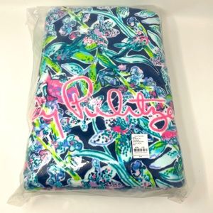 NIB LillyPulitzer 2 towel GWP set in Sway this way